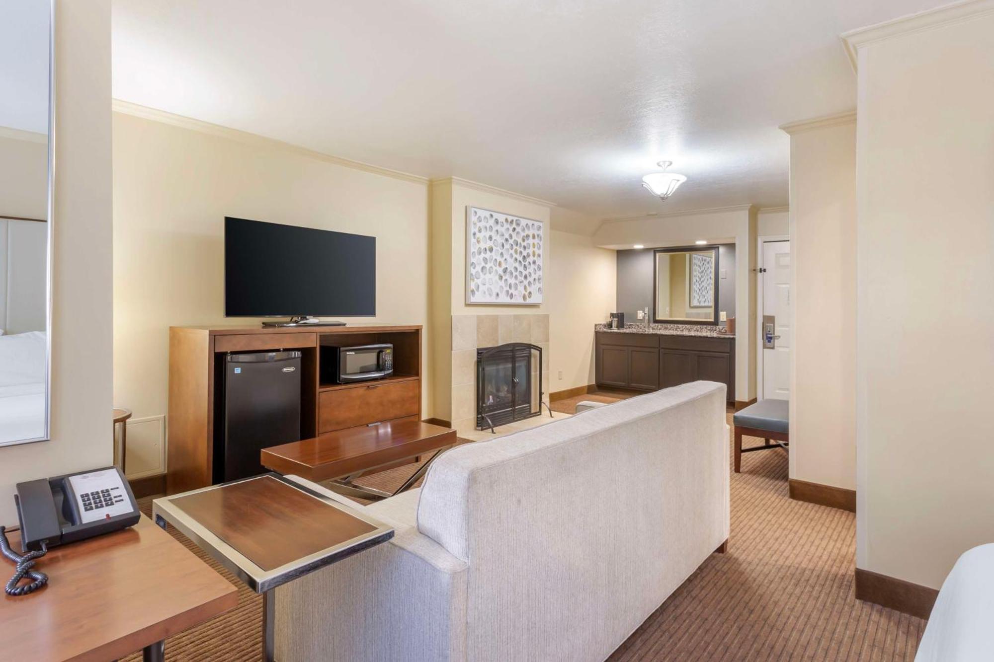 Best Western PLUS Cotton Tree Inn North Salt Lake Exterior foto